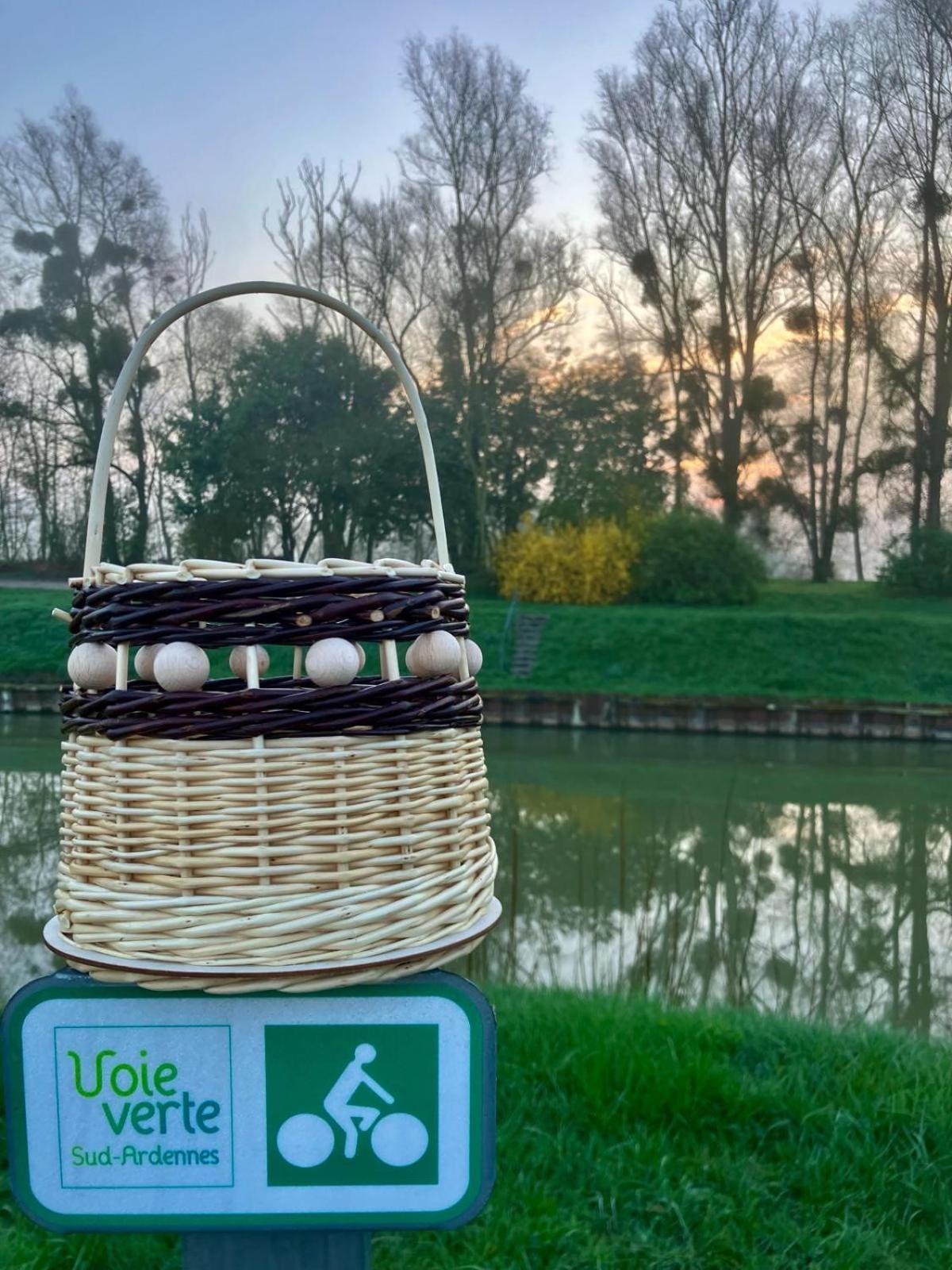 Du Panier Au Gite Vouziers Extérieur photo