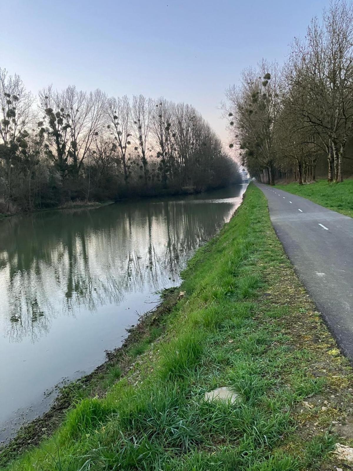 Du Panier Au Gite Vouziers Extérieur photo